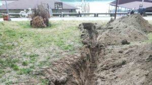 Opet curi voda iz nelegalnih instalacija na Savskom nasipu